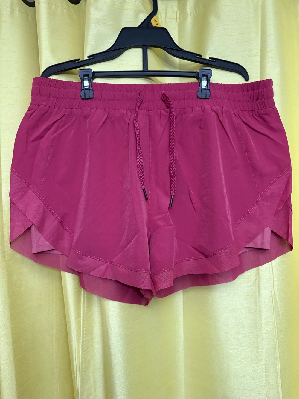 HALARA Raspberry Athletic Drawstring Shorts